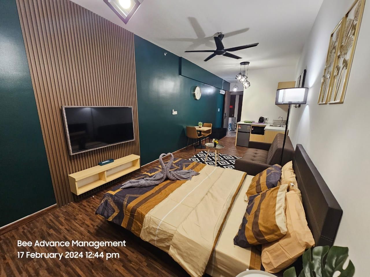 A-1711 K-Avenue Deluxe Studio Suite
