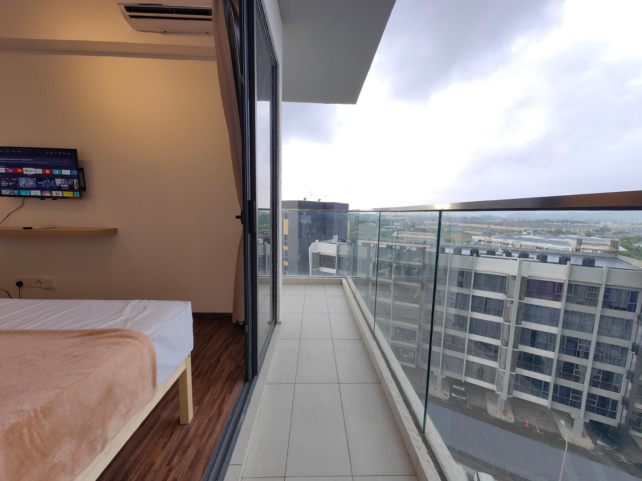 Sunset View Balcony Near Airport K Avenue 4 Pax