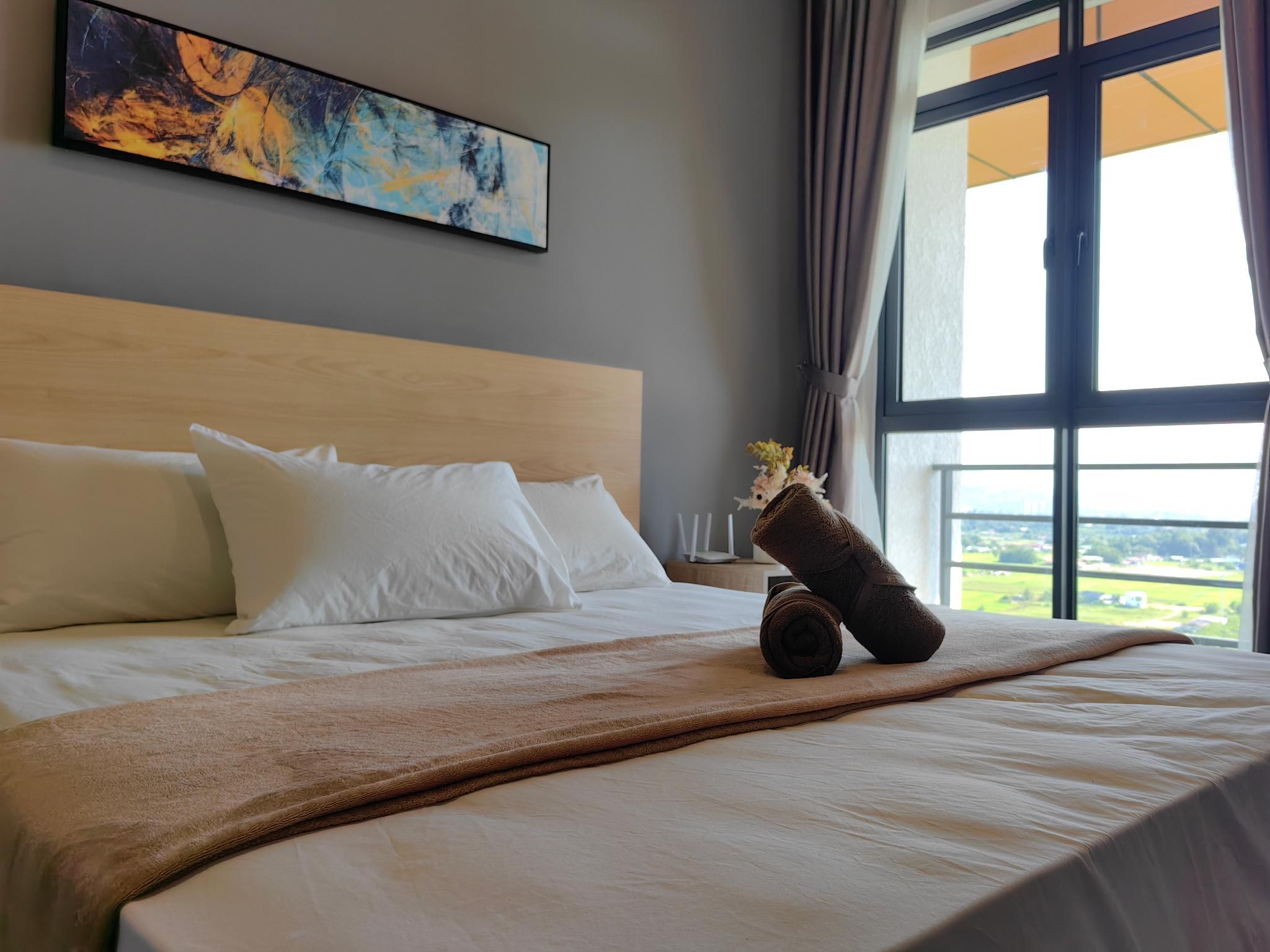 High Floor SunsetView Near Airport K Avenue 2-3Pax