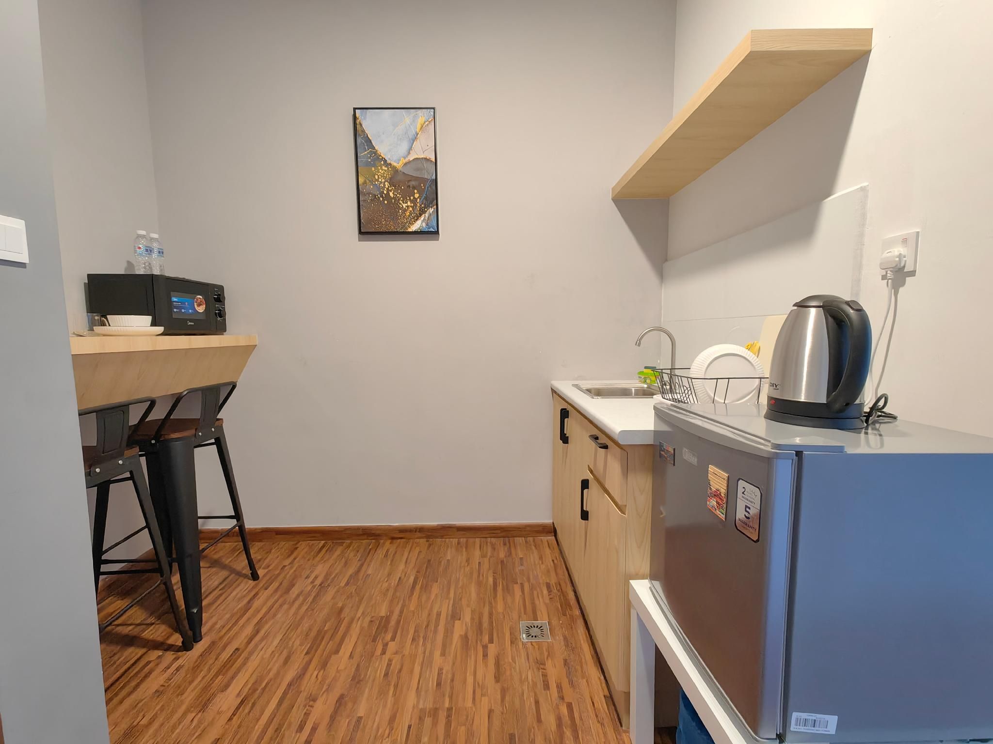 High Floor SunsetView Near Airport K Avenue 2-3Pax