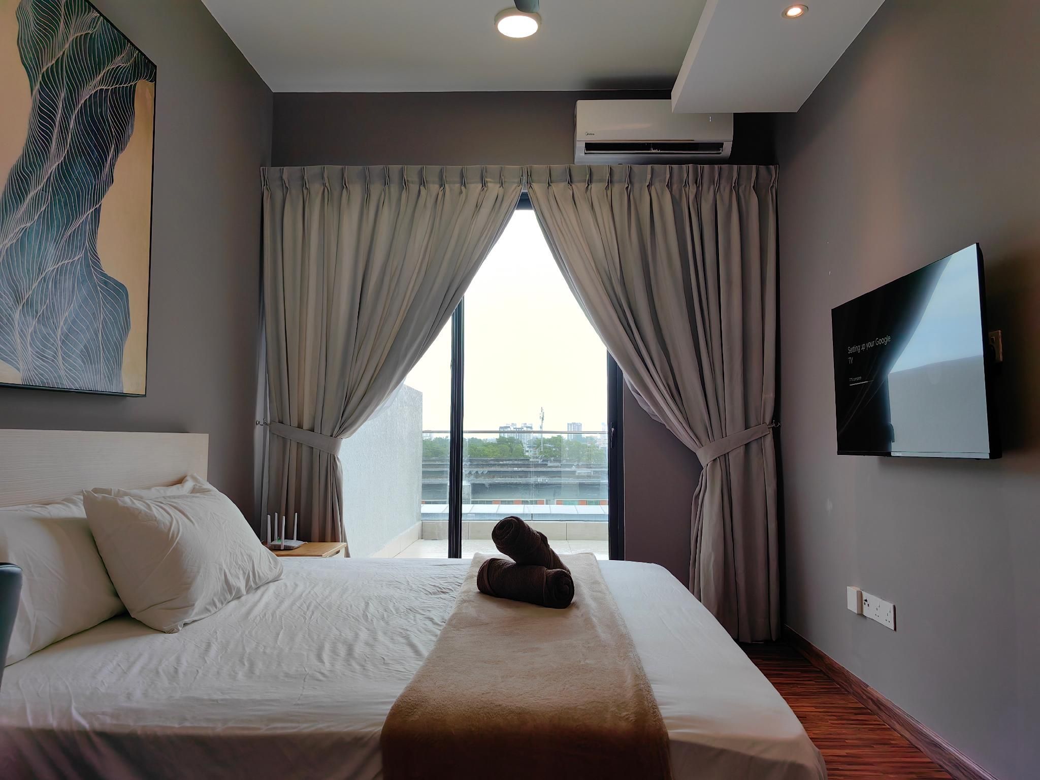 Near Airport|Big Balcony|Cozy Room|KAvenue|2-3 Pax