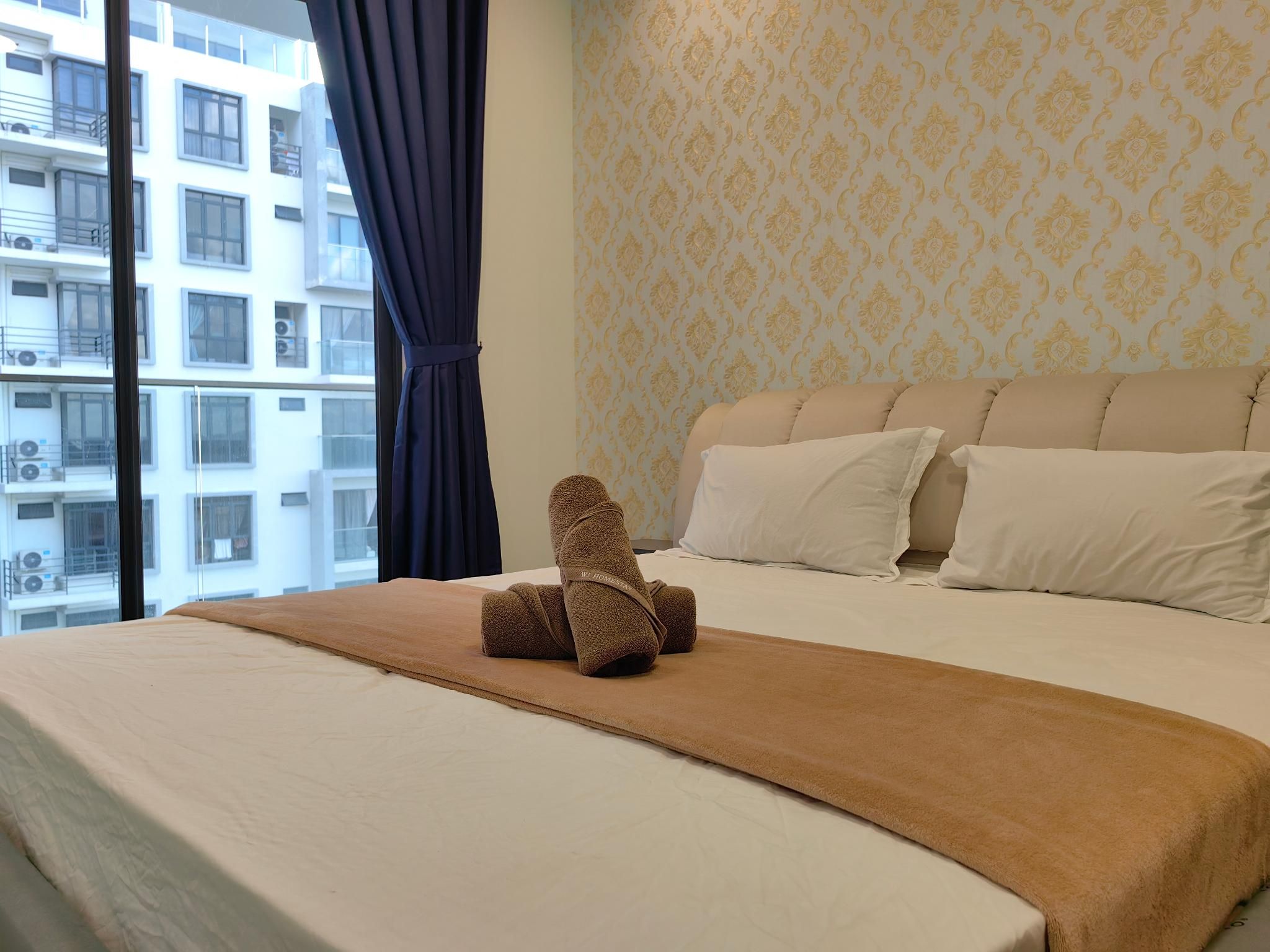 High Floor SunsetView Near Airport K Avenue 3 Pax