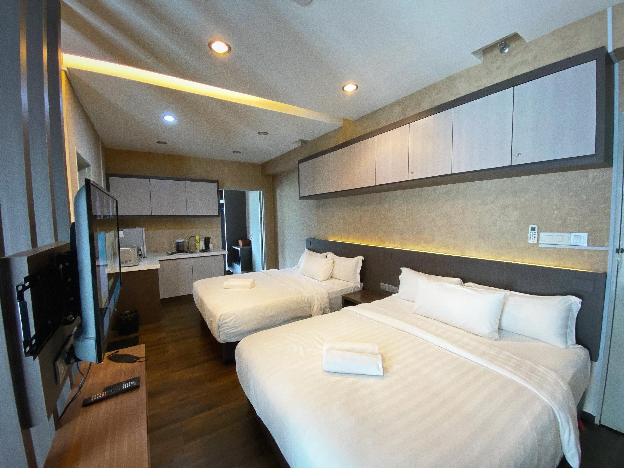Aeropod KK Rail Suite TM 802 (A) // [Near KK City]