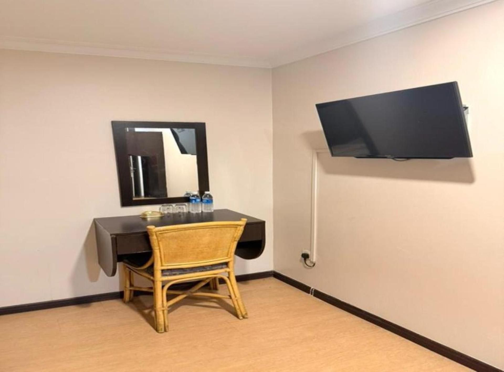 Swing & Pillows @ Dataran Nilai Standard King Room 2