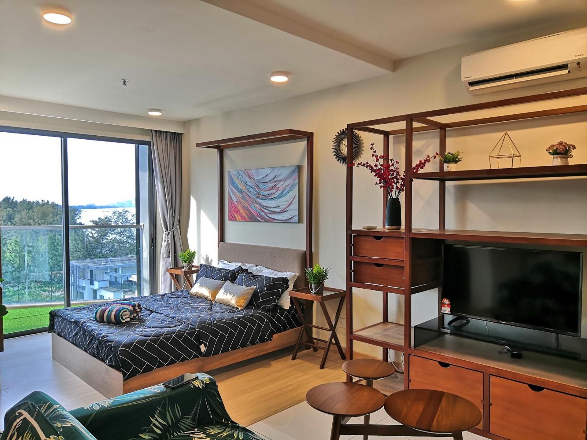 Studio Apartment with Sea View