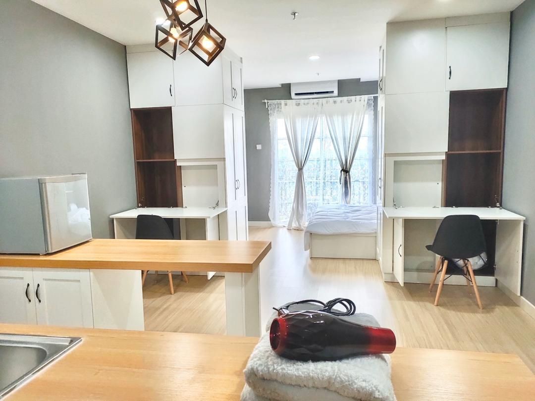 Champs Elysees Homestay for Sweet Couple