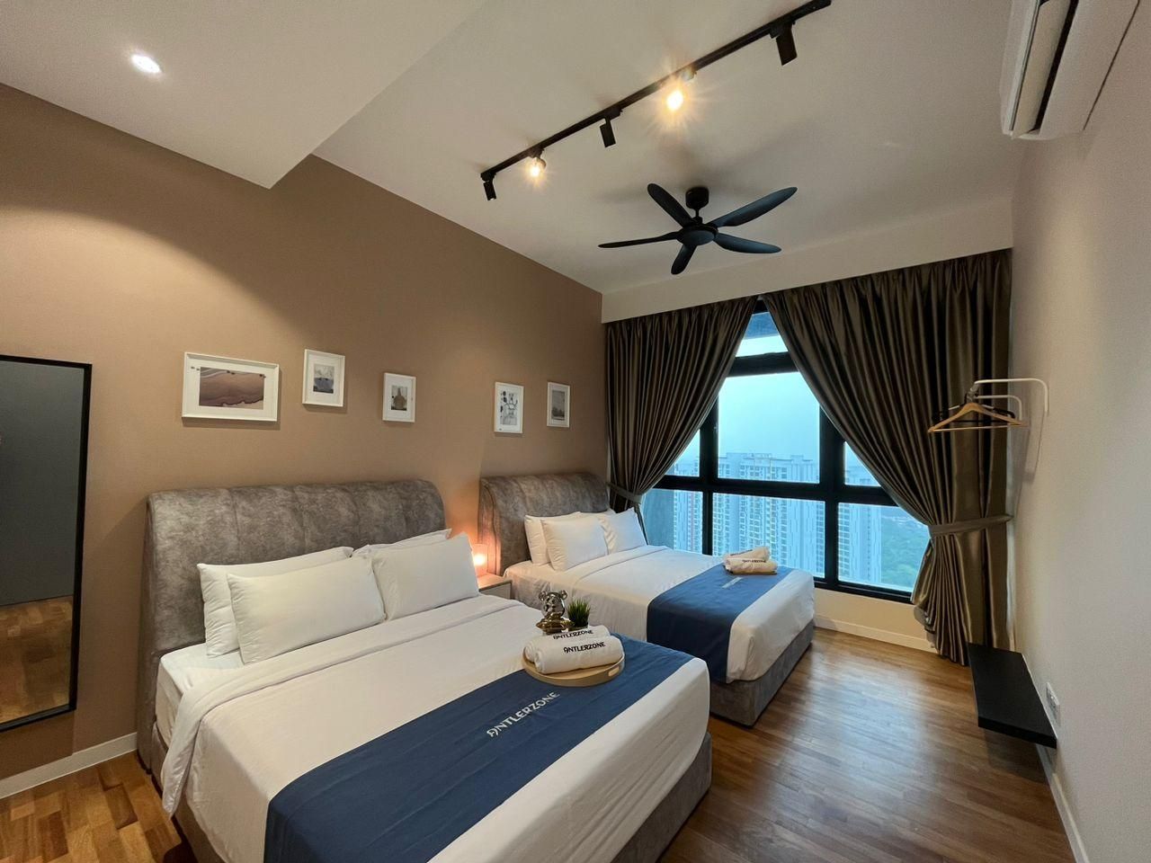 Paradigm Residence, Twilight Suite by Antlerzone