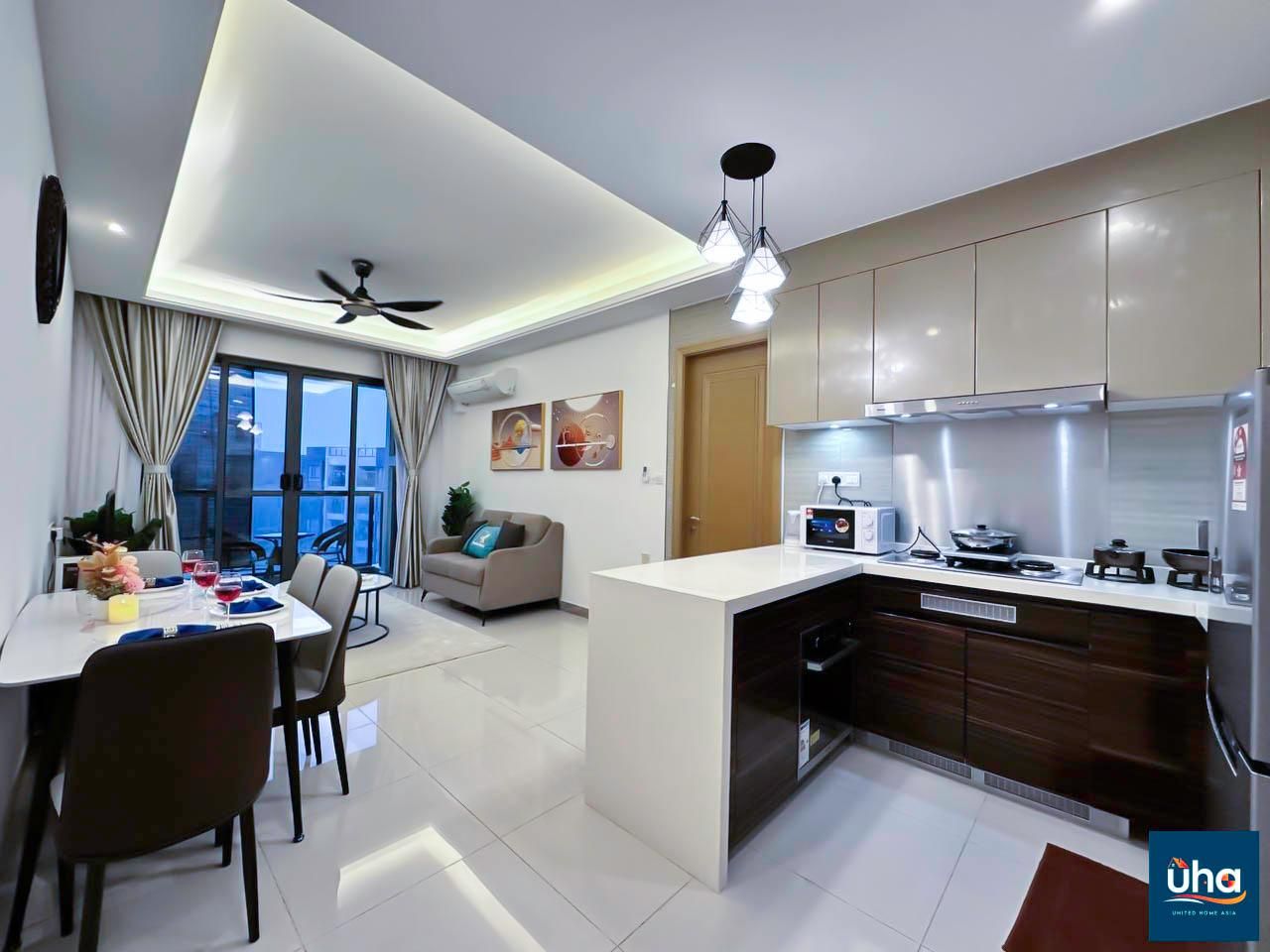 Victoria Suite. R&F@Studio 2 Pax Near CIQ