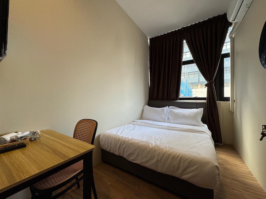 Queen Room with Shared Bathroom
