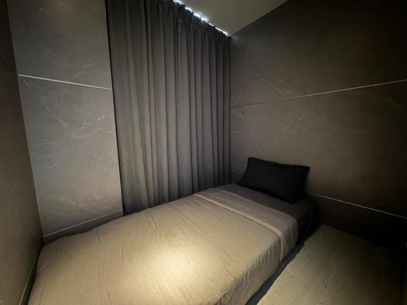 Single Bed in Mixed Dormitory Room