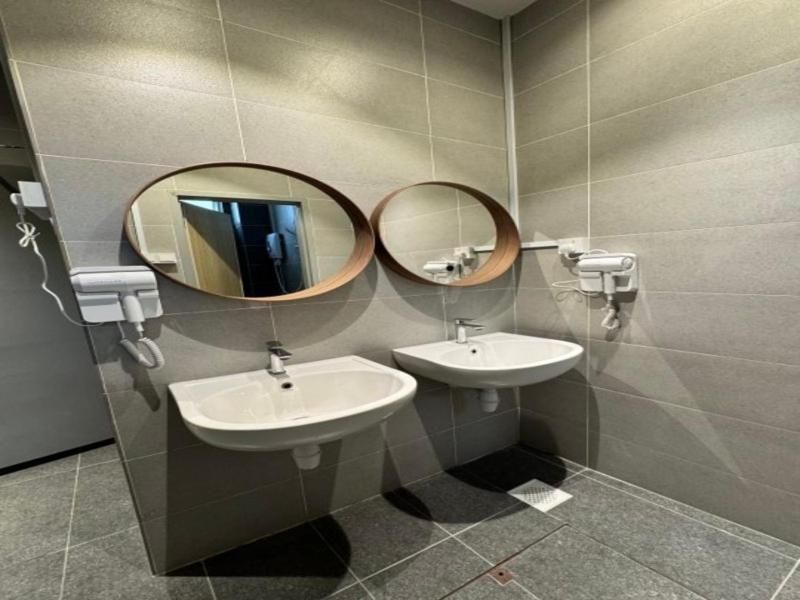 Single Bed in Male Dormitory Room with Shared Bathroom