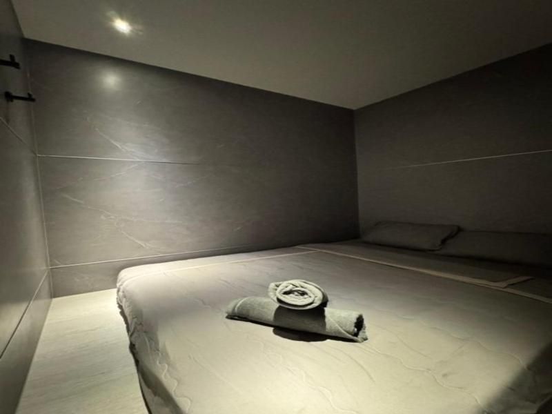 Queen Room with Shared Bathroom