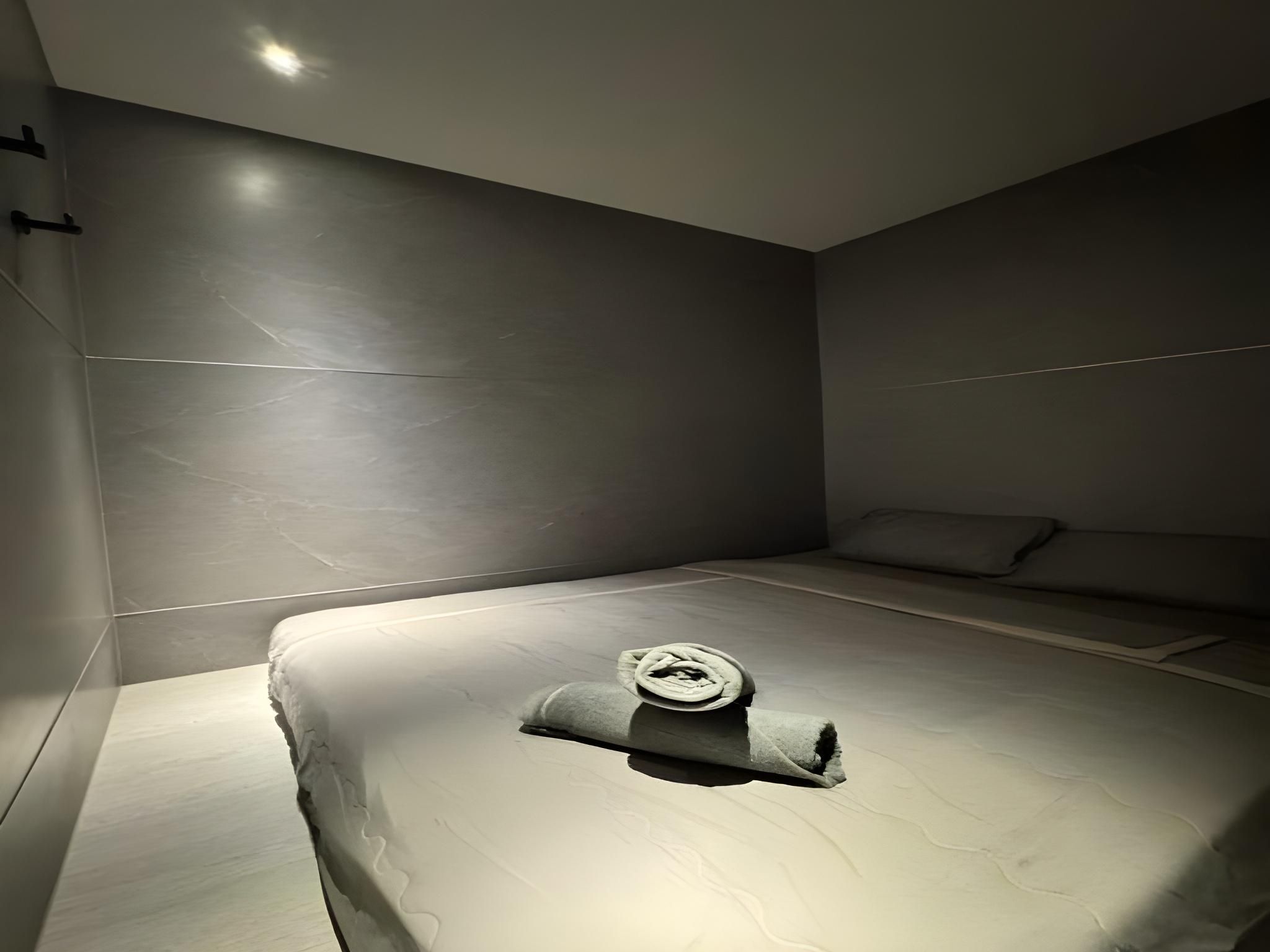 Queen Bed Room, Mixed Gender with Shared Bathroom
