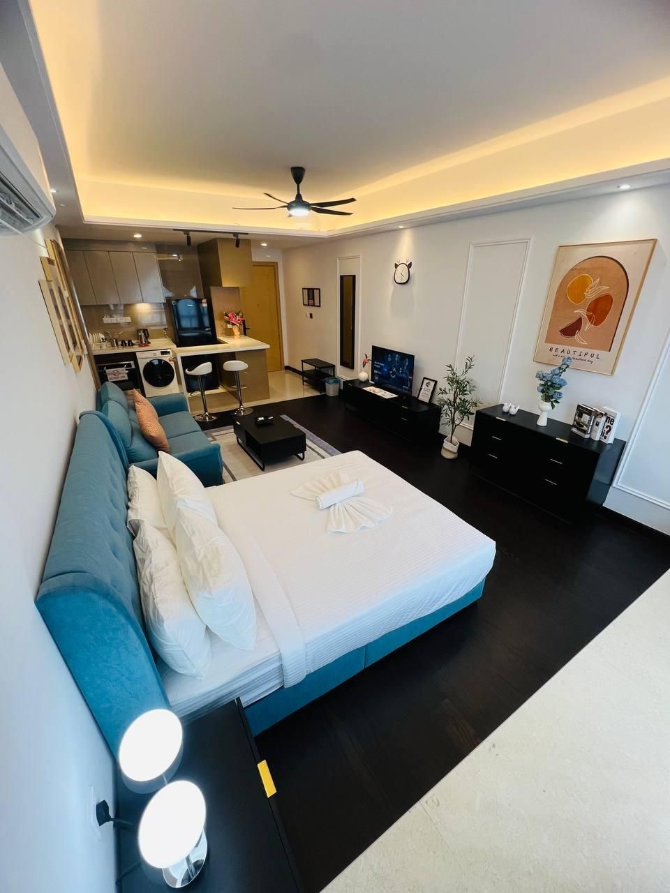 Sierra Studio unit at R&F Seine Region by ANJU