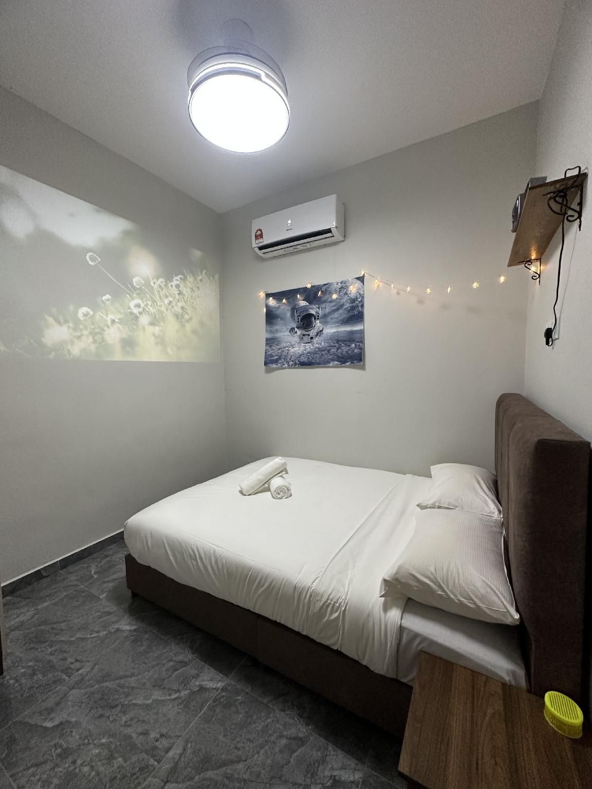 R6 2 pax room with toilet 1 min to KSL