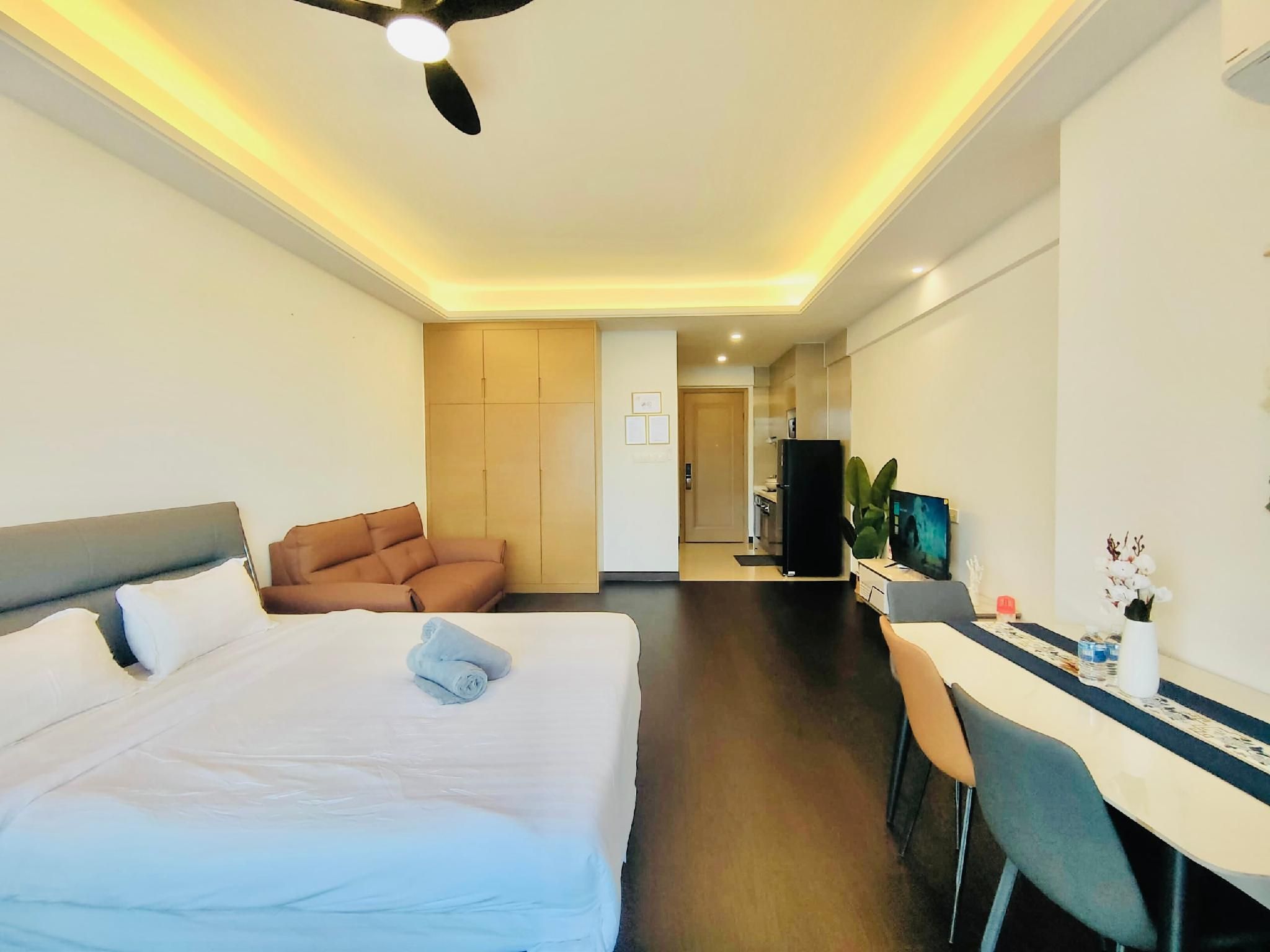 R&F Beachside Luxury Room