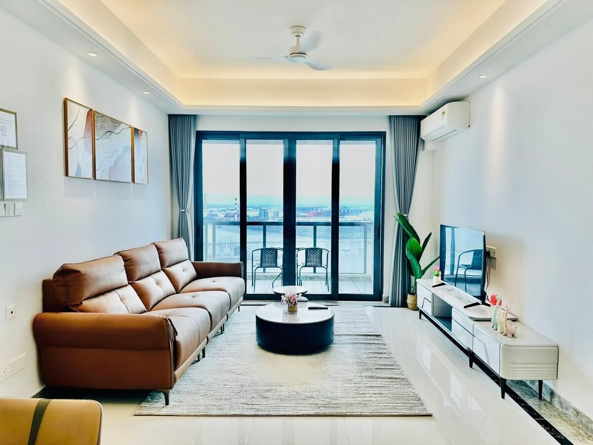 R&F Modern Holiday Villa by Xin An