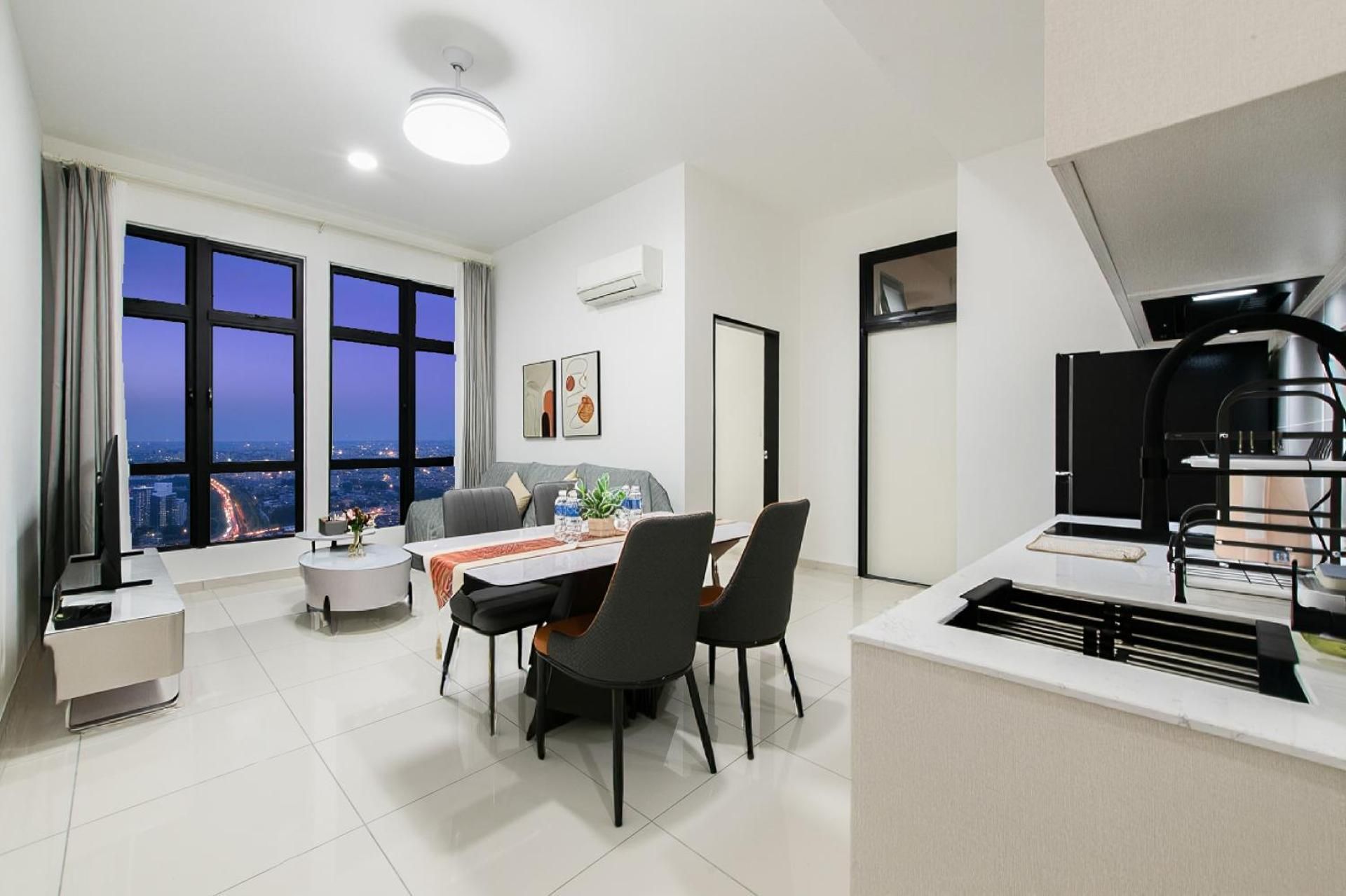 JBCC Space Residency Cityview 2BR Unit With 2Bathroom#645ft²(Free Parking/next to KSL/Exra Bed/Picture Window/Kitchen/ Refrigerator/Washing Machine/Infinity Pool)