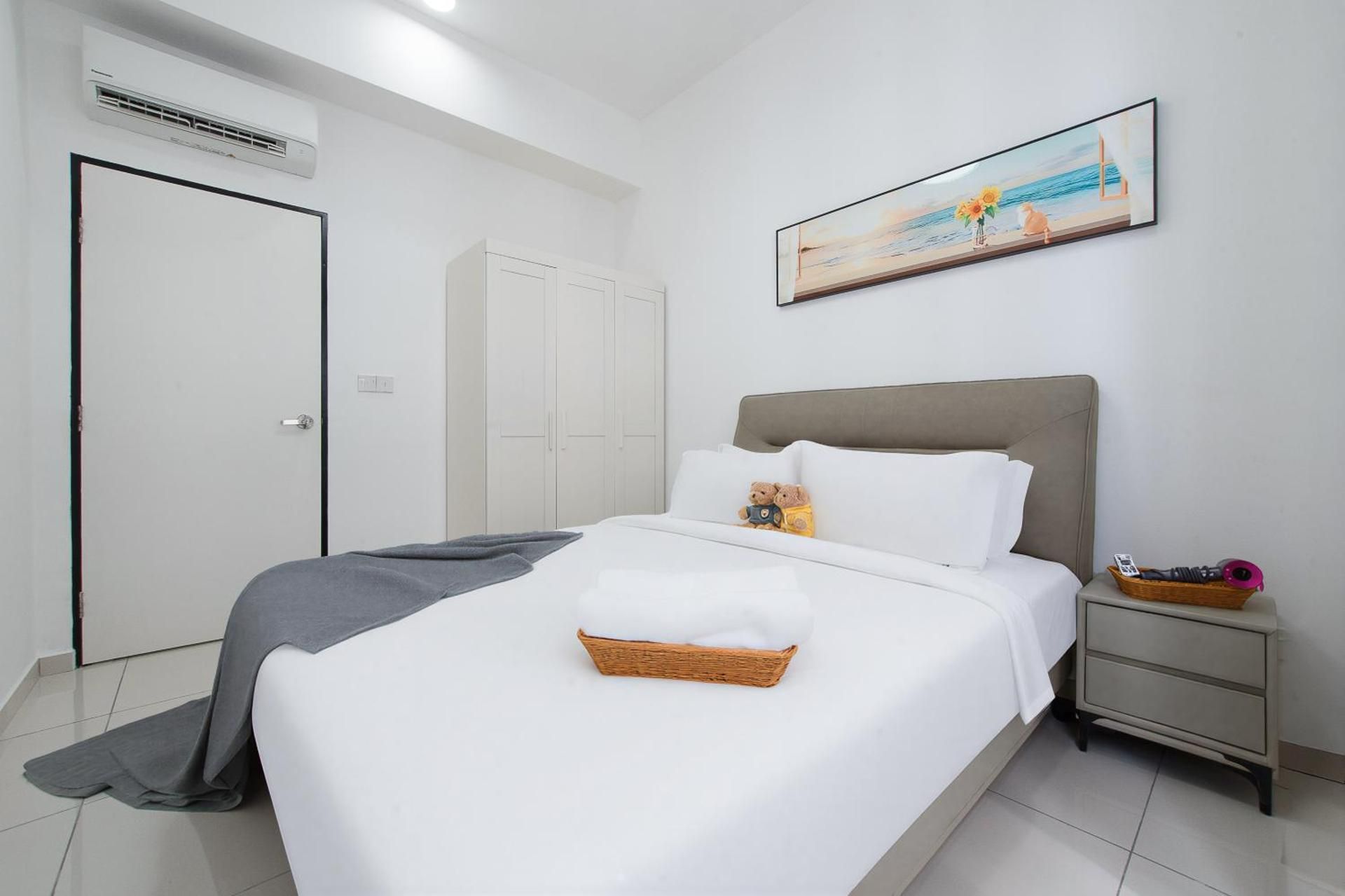 JBCC Space Residency Cityview 2BR Unit With 2Bathroom#748ft²(Free Parking/next to KSL/Exra Bed/Picture Window/Kitchen/ Refrigerator/Washing Machine/Infinity Pool)