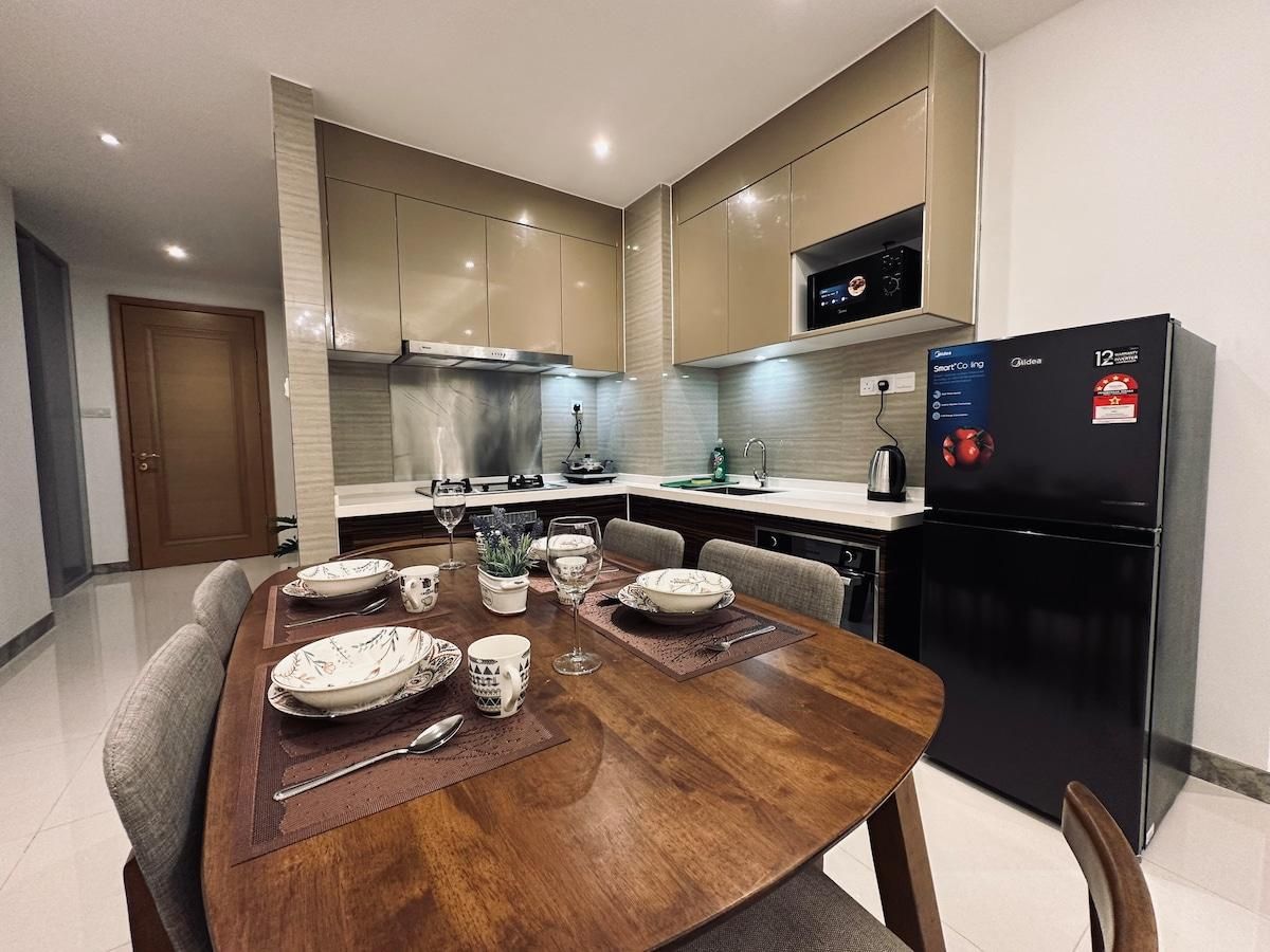 Emerald Homes @ R&F (free WiFi & 1 c/p) Dual-Key
