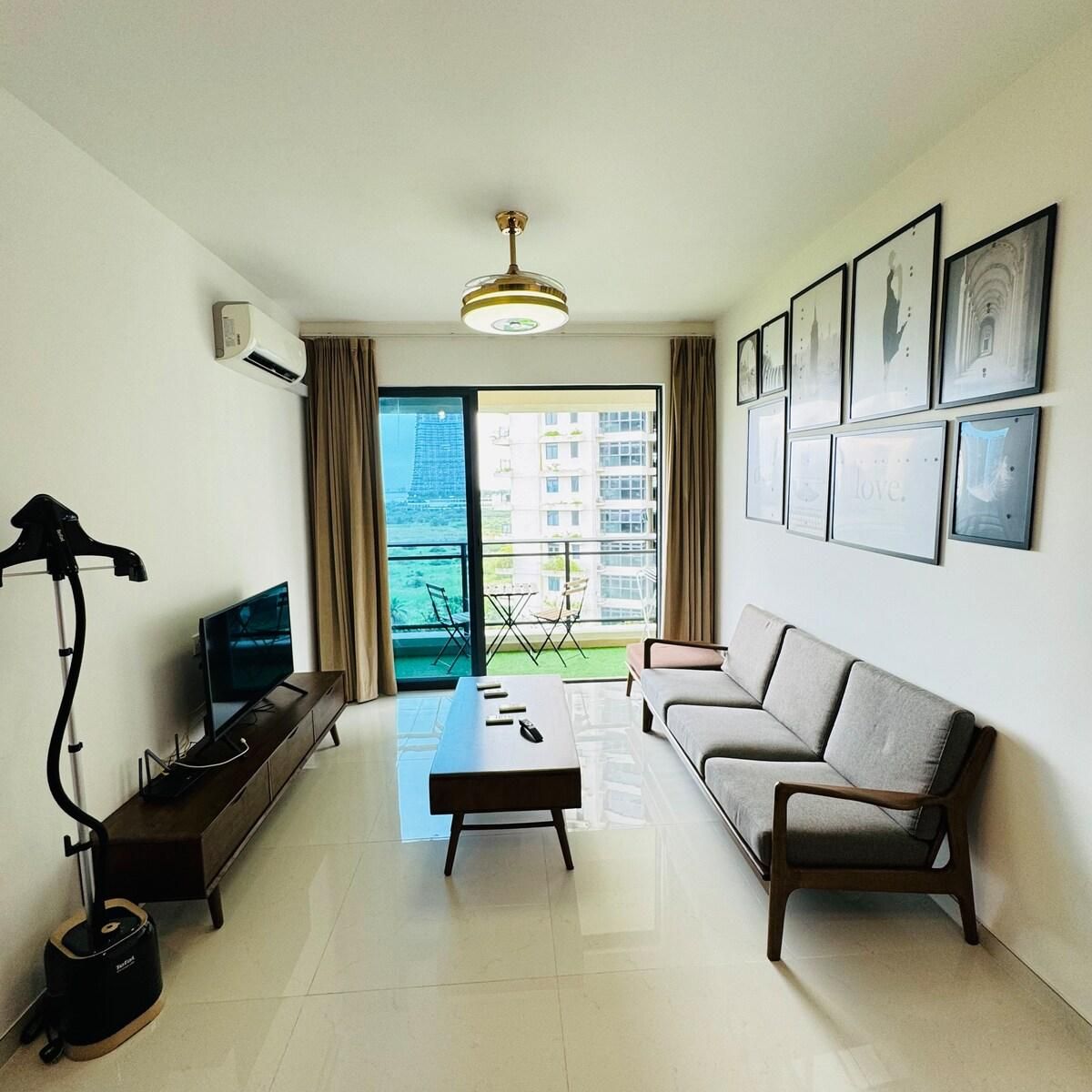 Cozy 2B1R Condo forest city