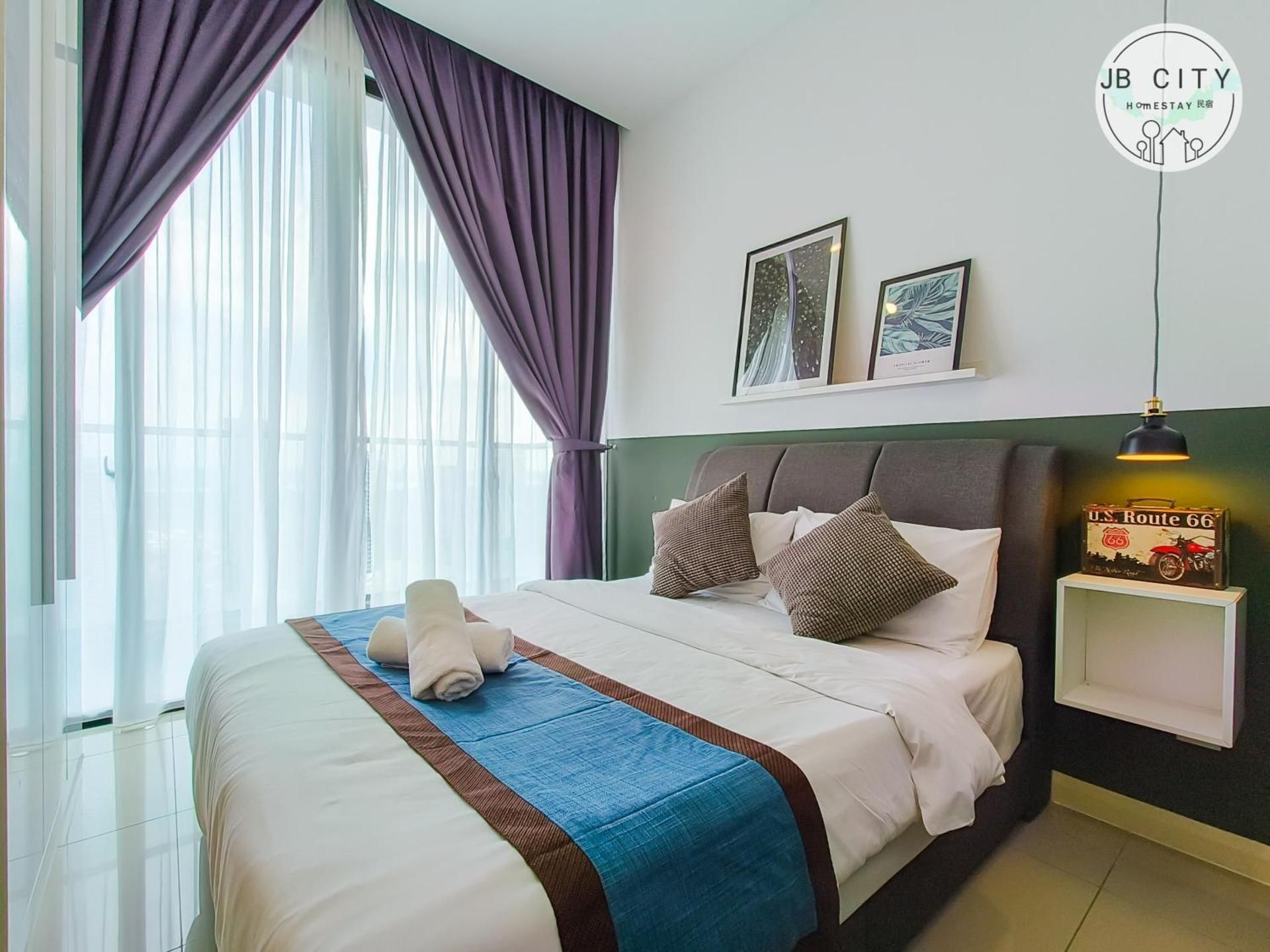 Four-Bedroom Apartment with Balcony 