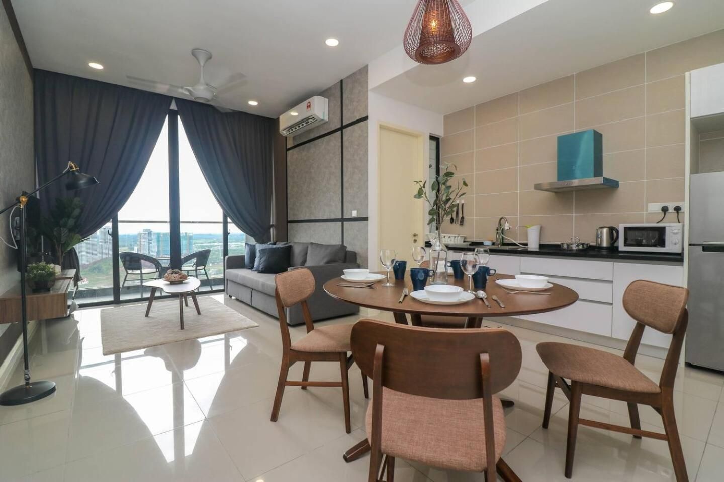 D'Pristine Legoland by JBcity Home Three-Bedroom Apartment with Balcony 2