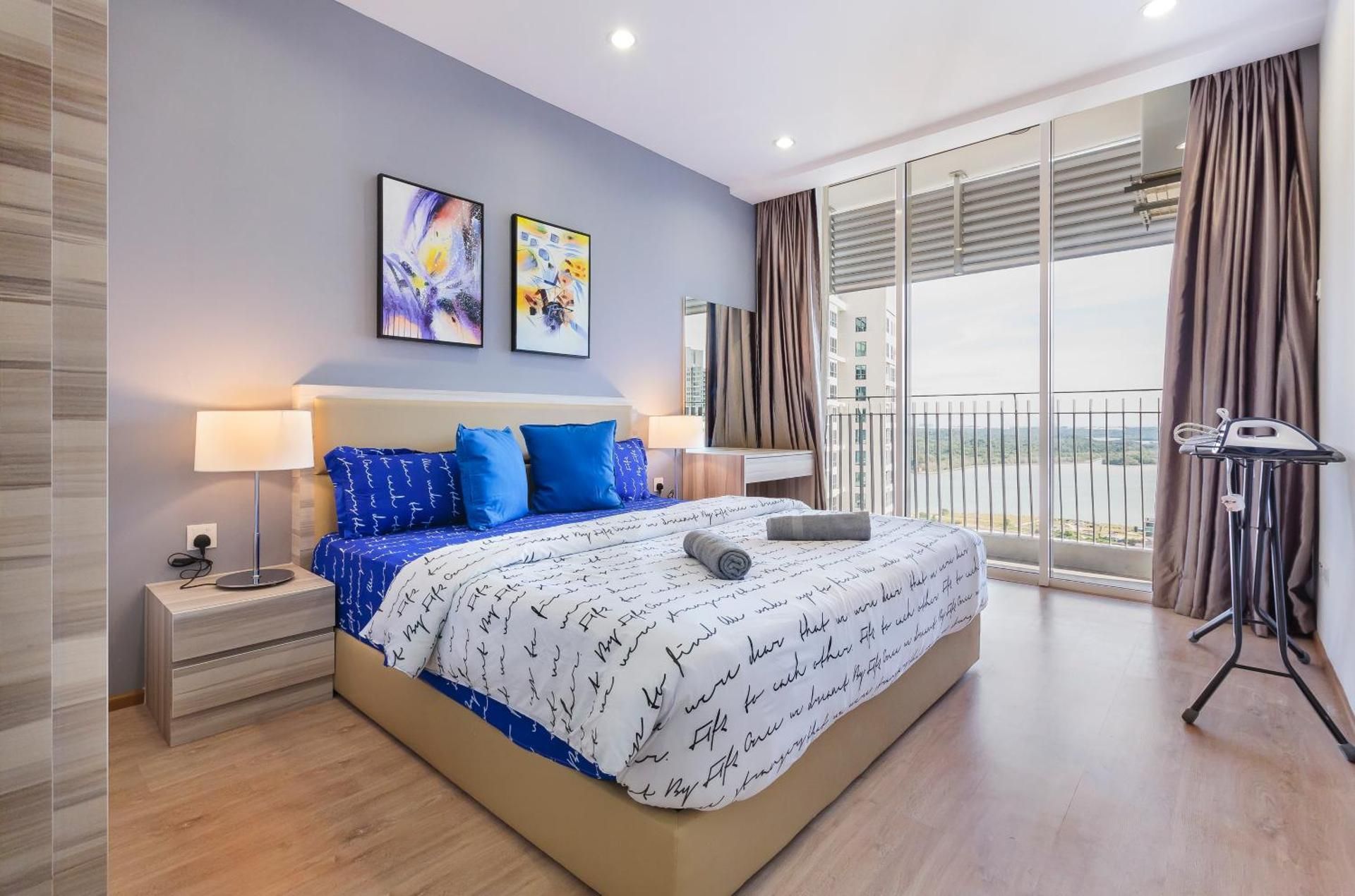 Apartment with Marina Sea View