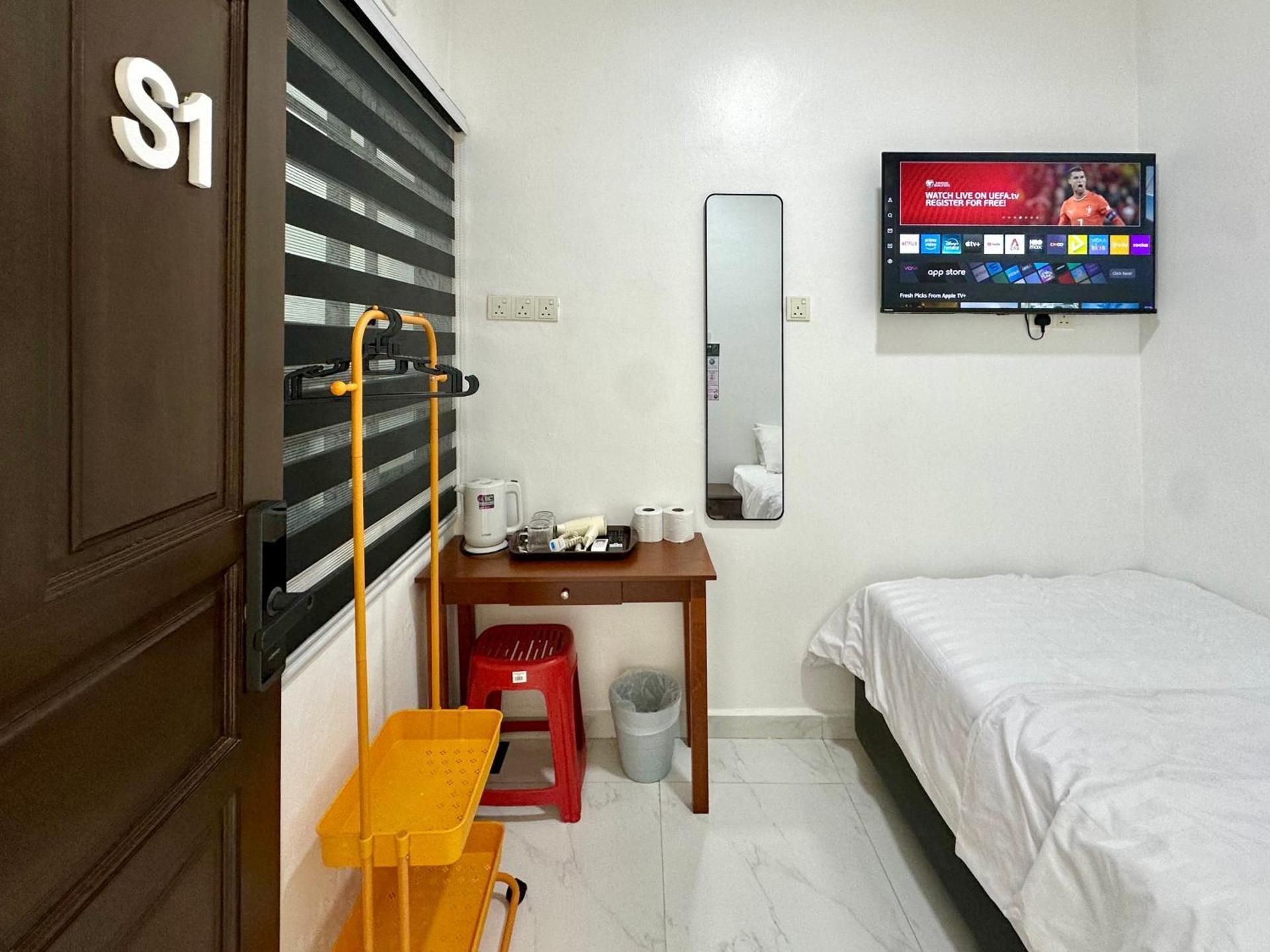 Single Room with Shared Bathroom