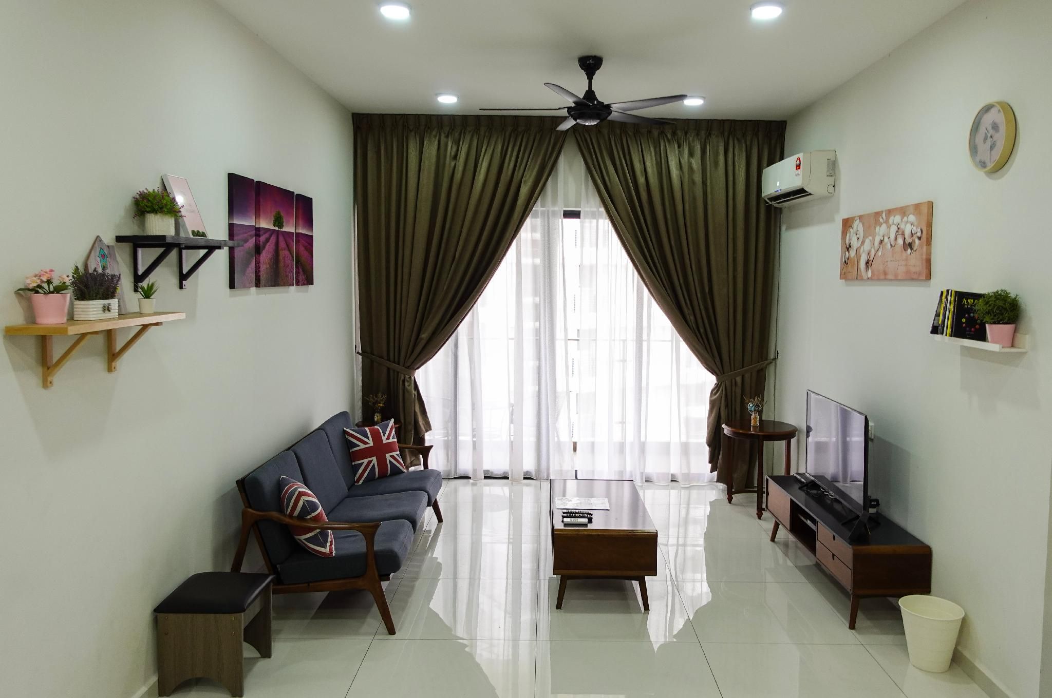 Captivating 3BR Family Home Danga Bay (ᵔᴥᵔ) Charming 3BR Family Home Danga Bay (ᵔᴥᵔ)