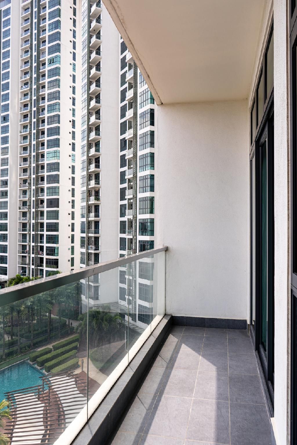 Warm Couple Suite One-bedroom, One-living Room