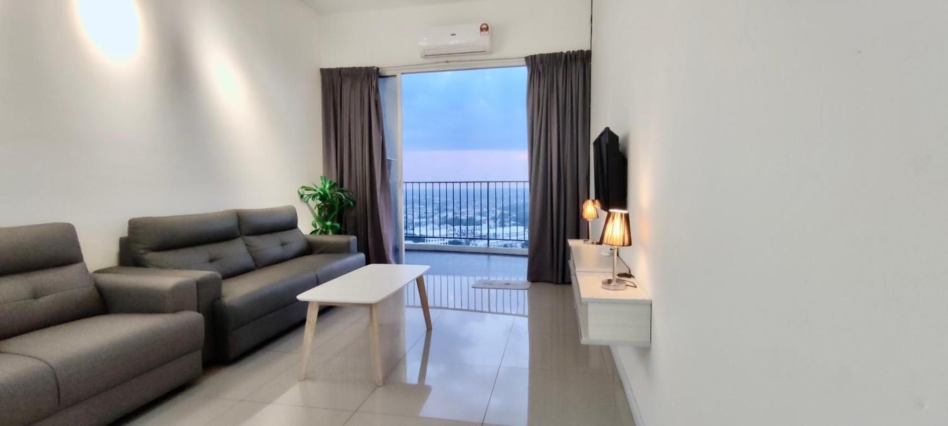 Three-Bedroom Apartment with Balcony