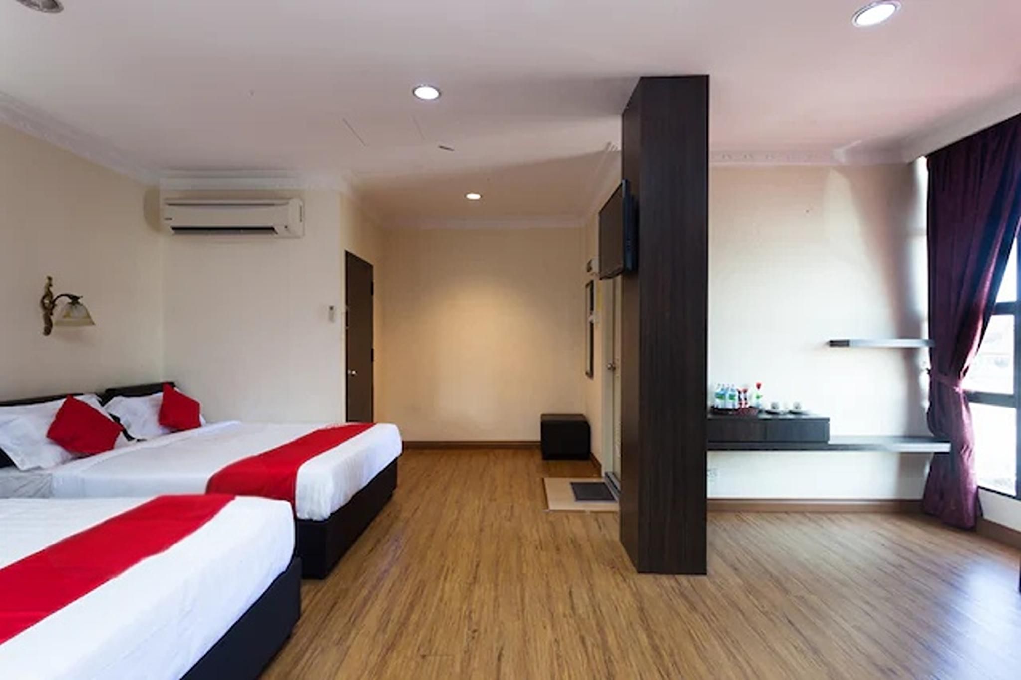 T P Hotel Family Suite with Bathtub