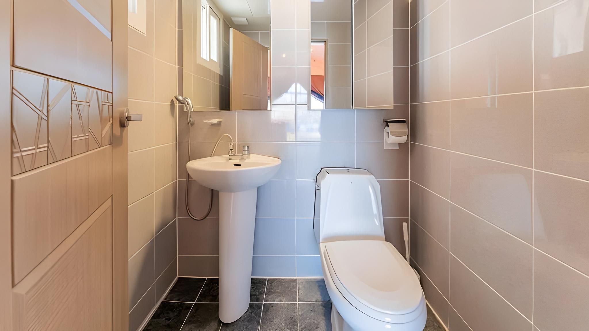 Glamping A8 / No mixed-gender accommodation for 3 or more people (excluding families)