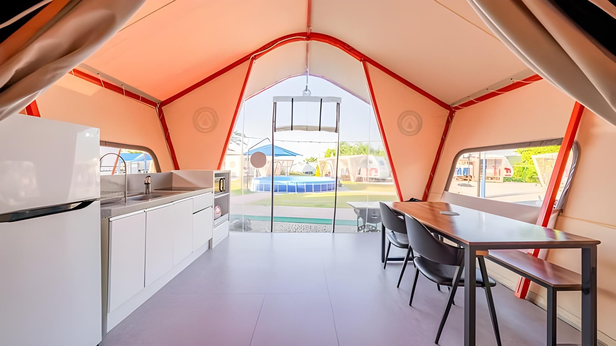 Glamping A8 / No mixed-gender accommodation for 3 or more people (excluding families)