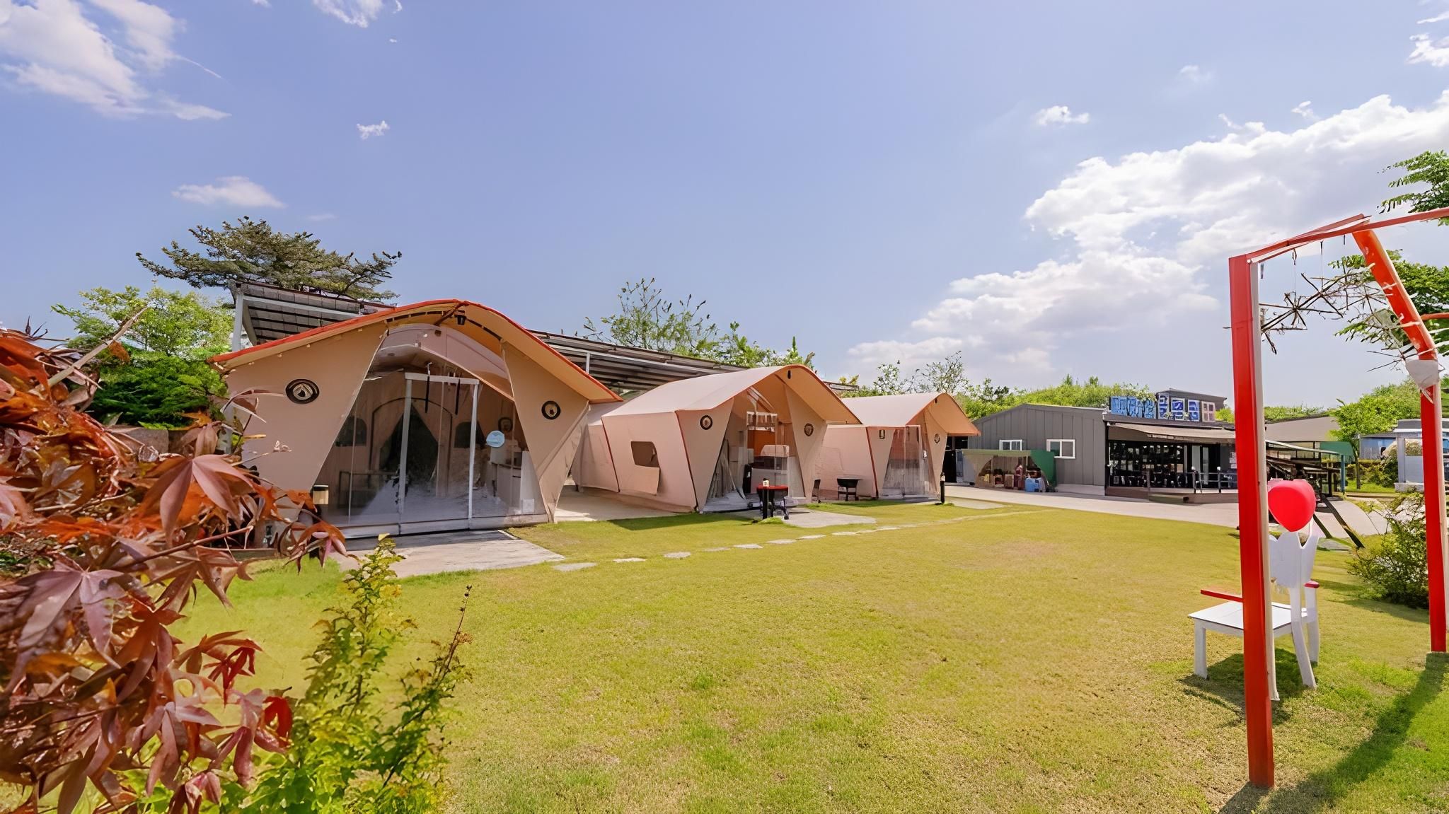 Glamping B1/ No mixed-gender accommodation for 3 or more people (excluding families)