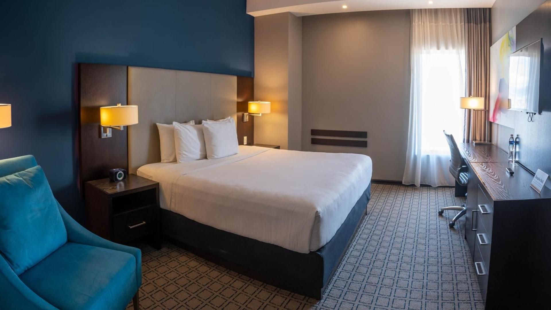 King Suite with City View - Non-Smoking