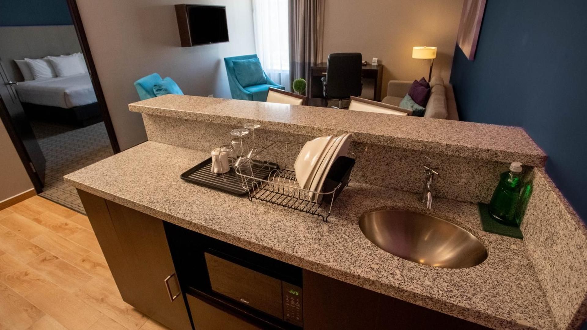 King Suite with City View - Non-Smoking