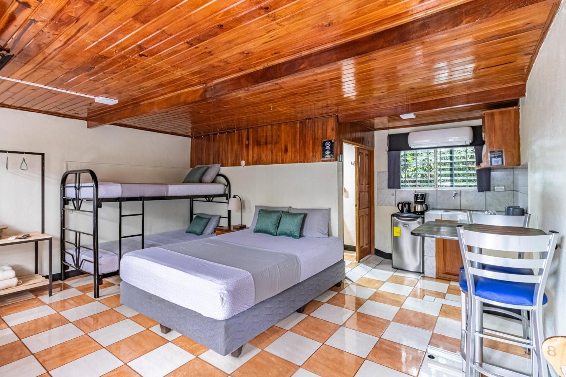 Quadruple Room with Private Bathroom