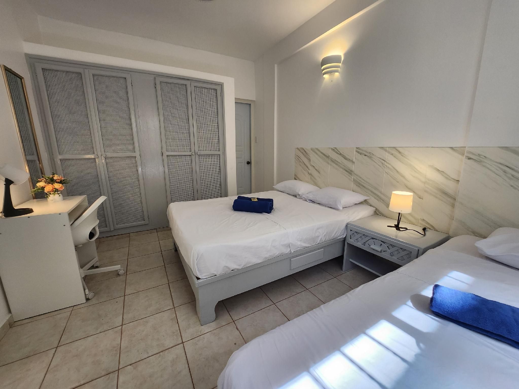 #2 - Ananda-Económico-Apartamento-Baño Privado-Vista al patio