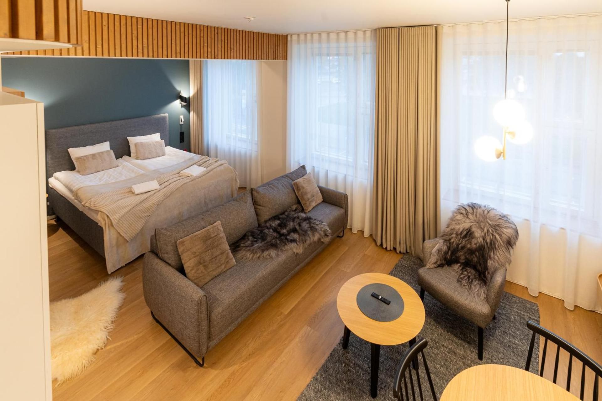 Deluxe Suite