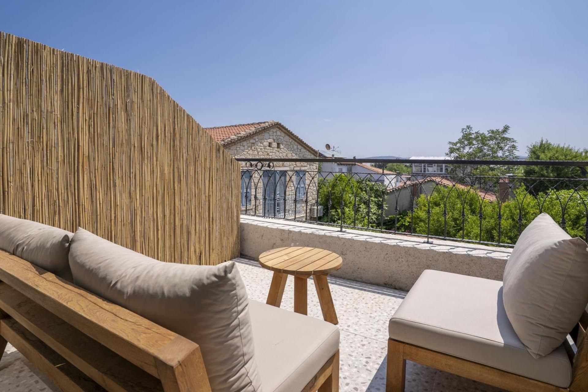 One-Bedroom Apartment with Balcony