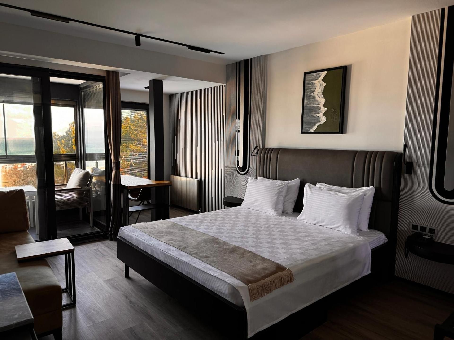 Queen Suite with Sea View