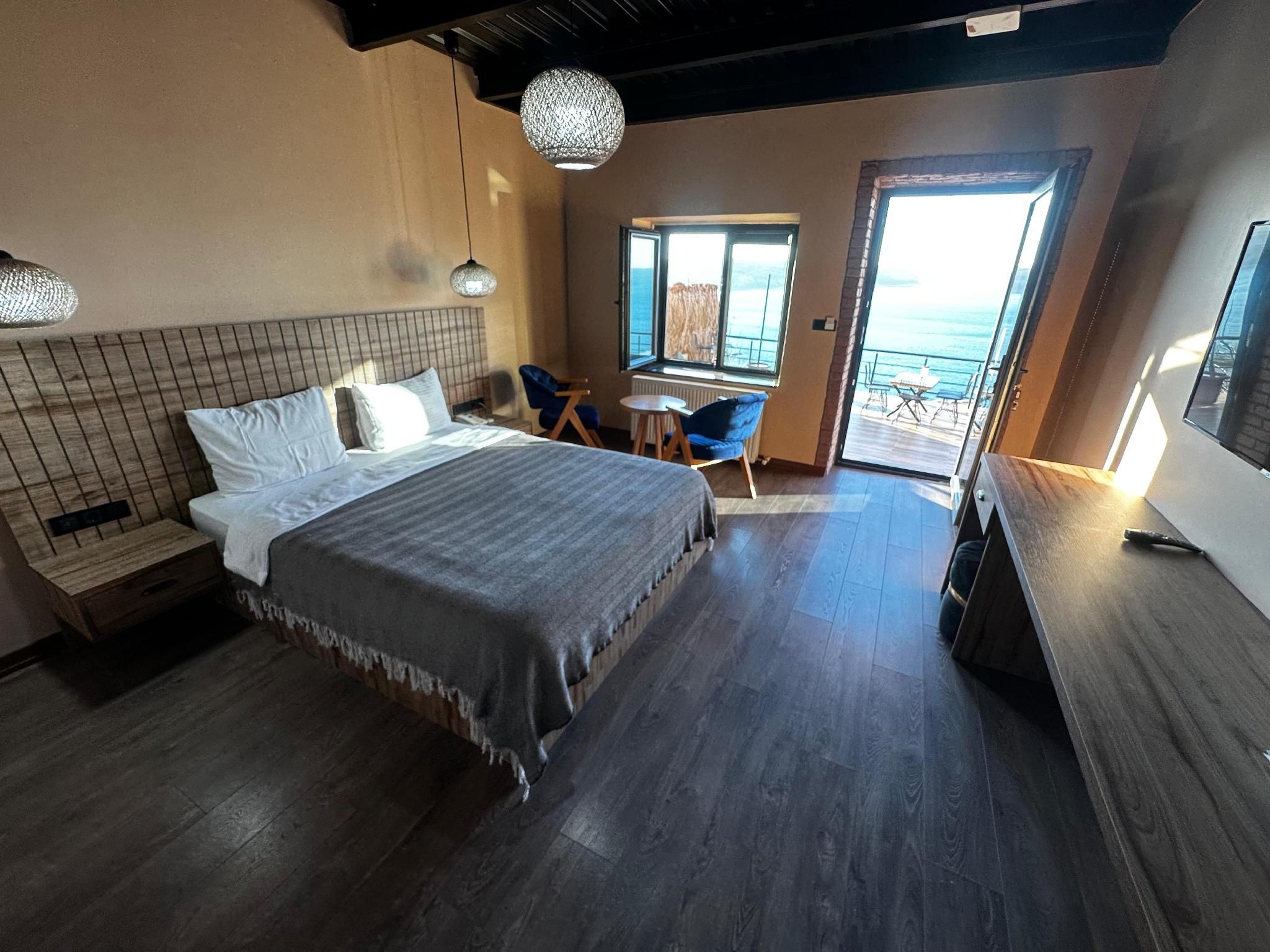 Jakuzi Suite with Garden