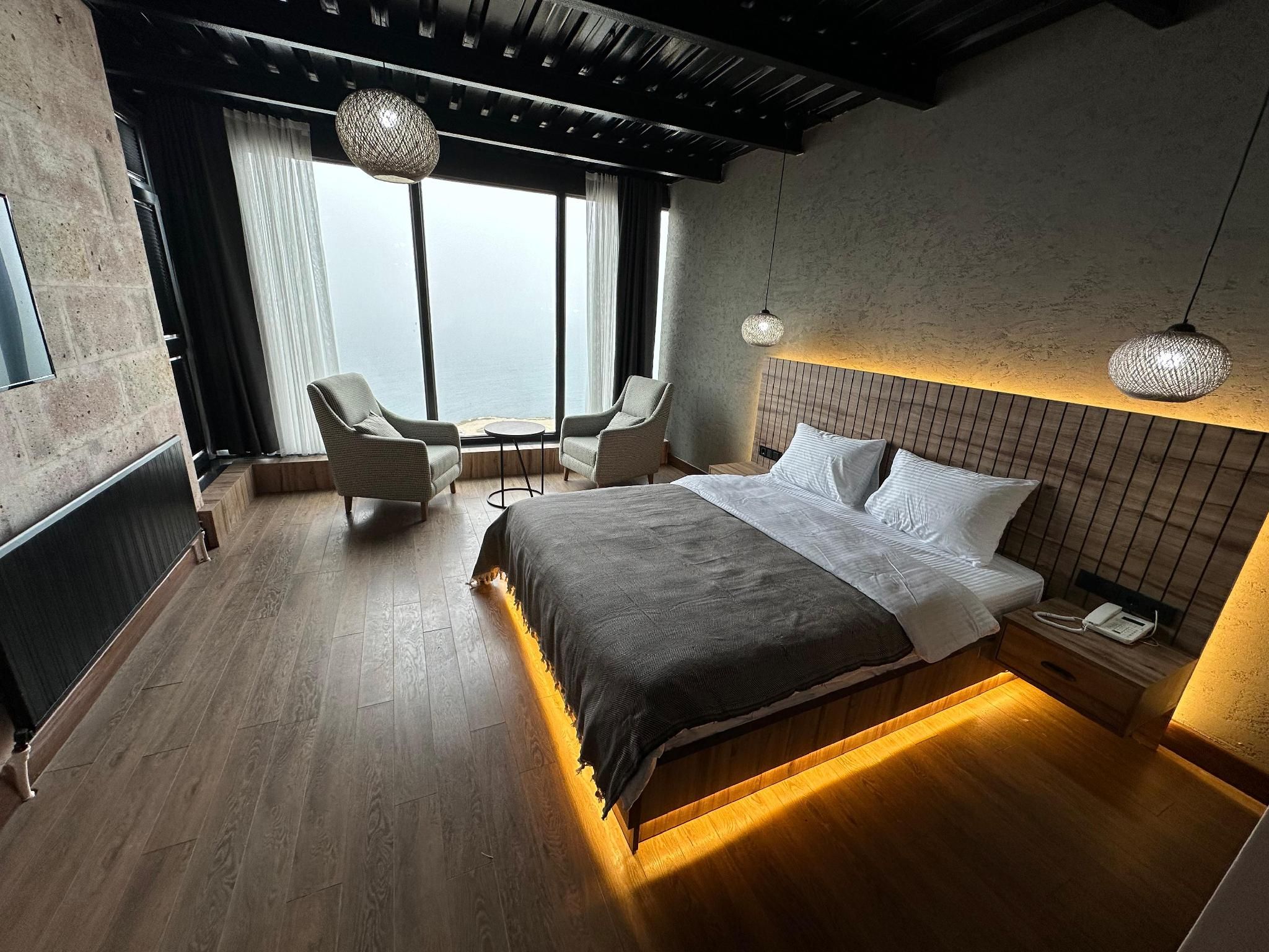 Deluxe Panoramic Seaview