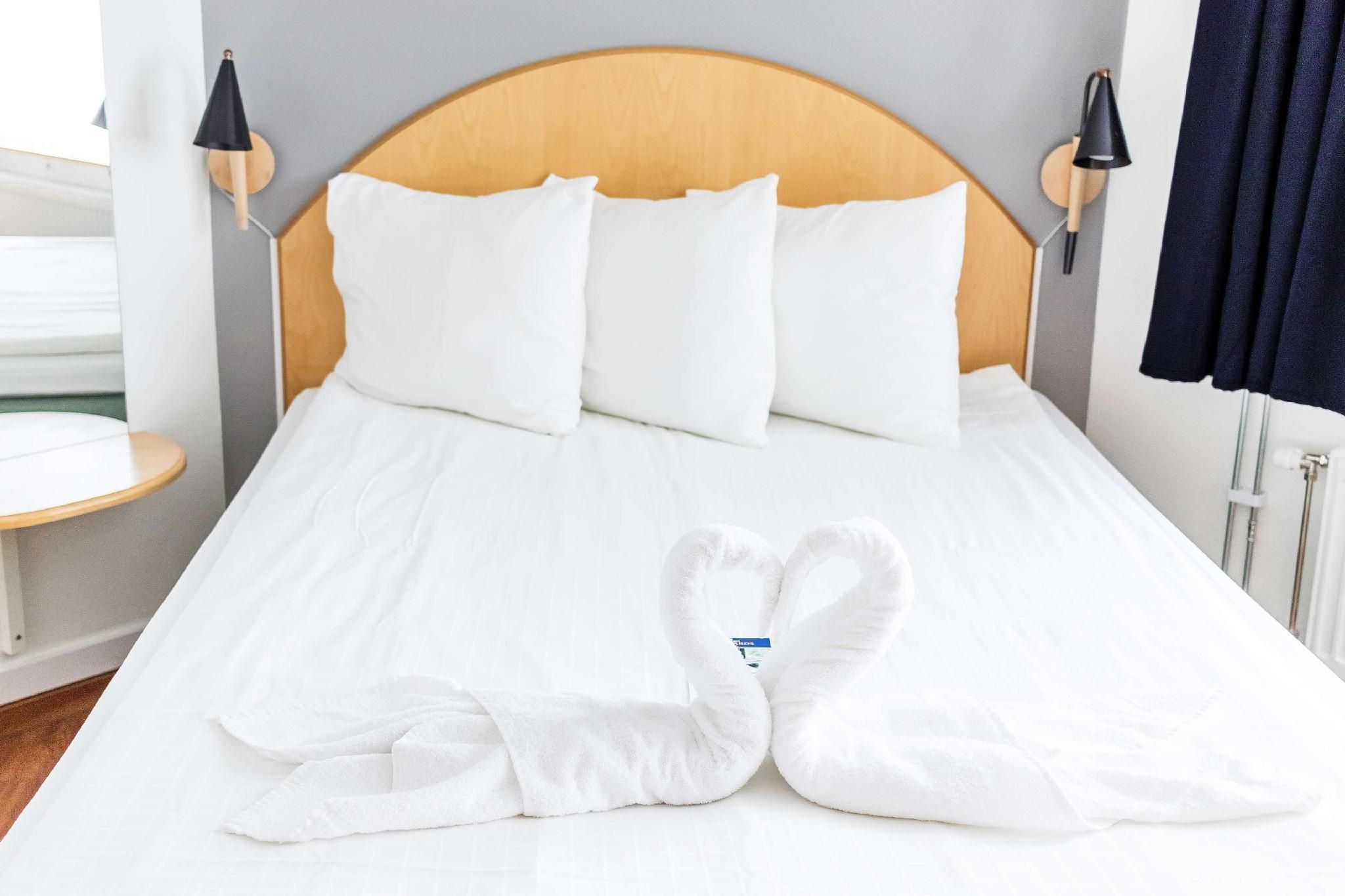 1 Double Bed, Nonsmoking, Standard Room, Pet Friendly Room, Bunk Beds, Shower