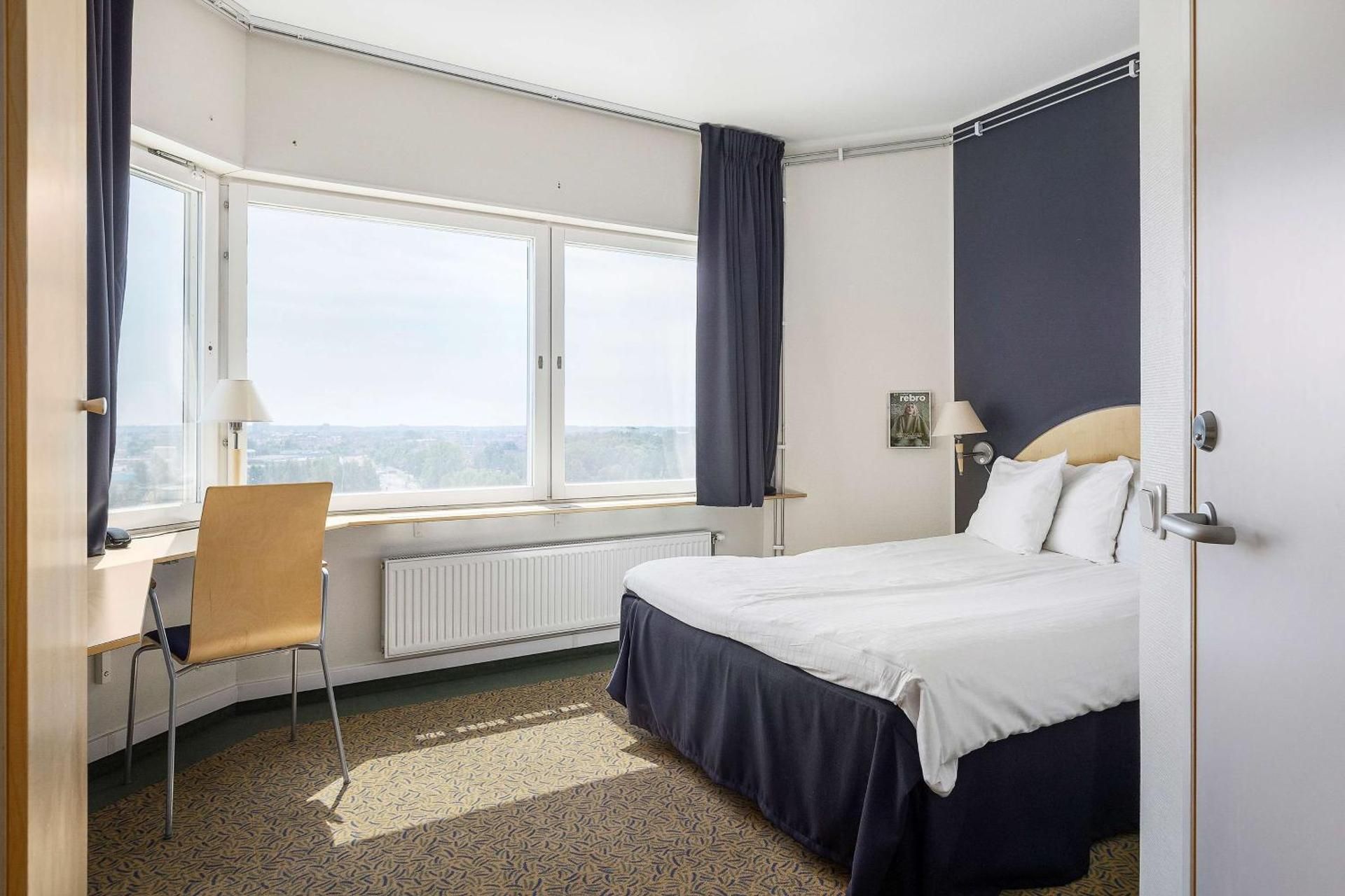 1 Double Bed, Nonsmoking, Standard Room, Pet Friendly Room, Bunk Beds, Shower
