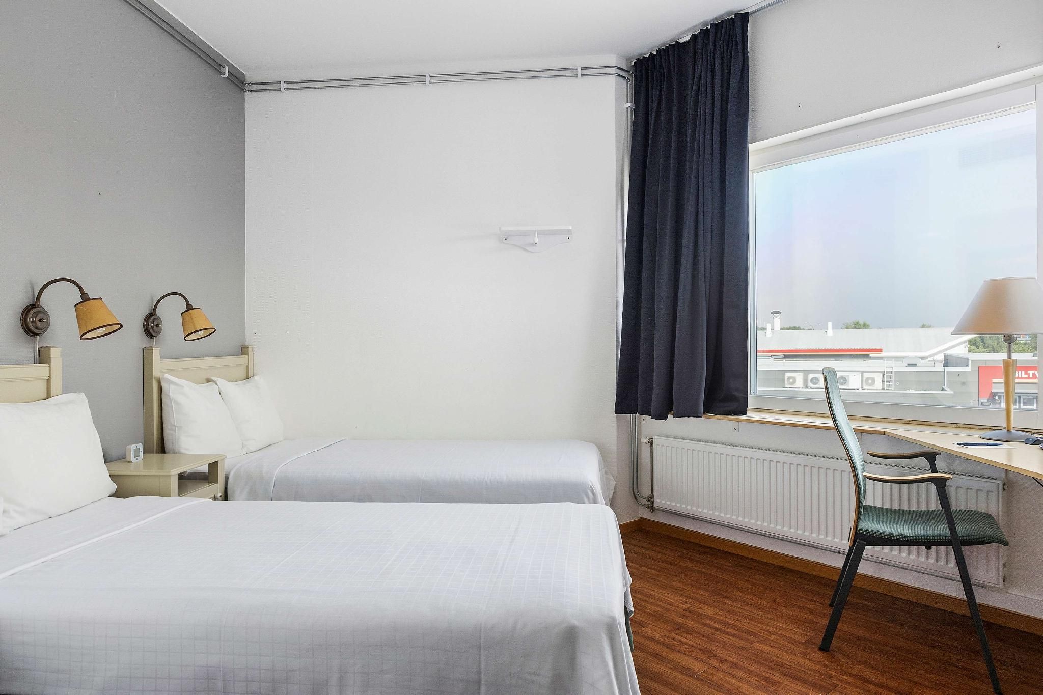 2 Single Beds, Nonsmoking, Standard, Bunk Beds, Shower