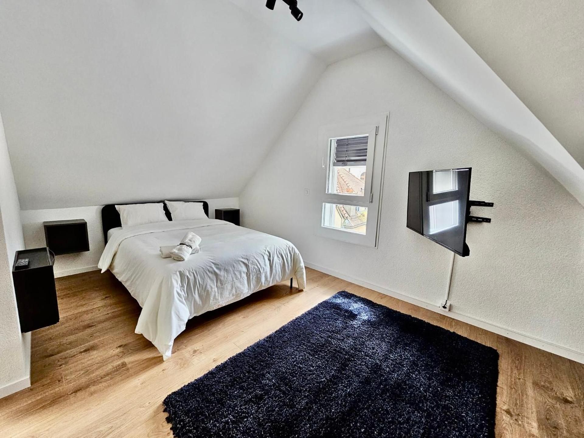 Standard Double Room with Shared Bathroom