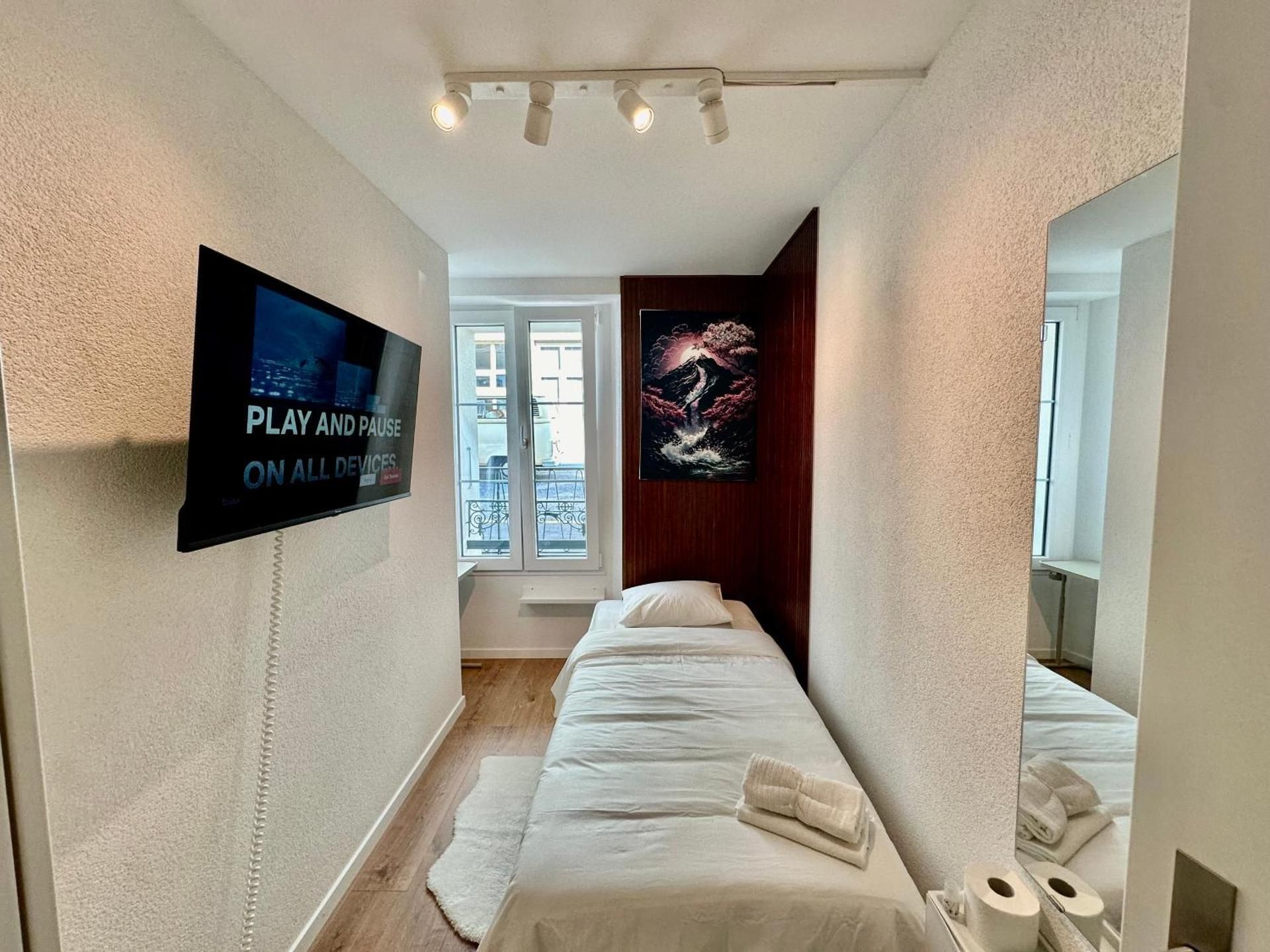 Standard Single Room with Shared Bathroom